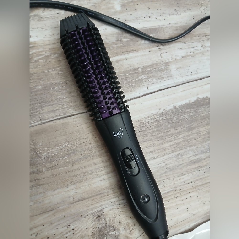 Ion Travel Straightening Brush Iron Ceramic Mini Dual Voltage Hair Tool
